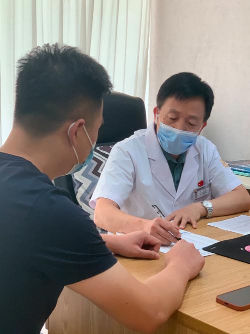 家属陪同看男科，能减轻紧张吗